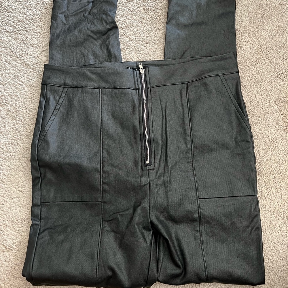 Zipper leather pants